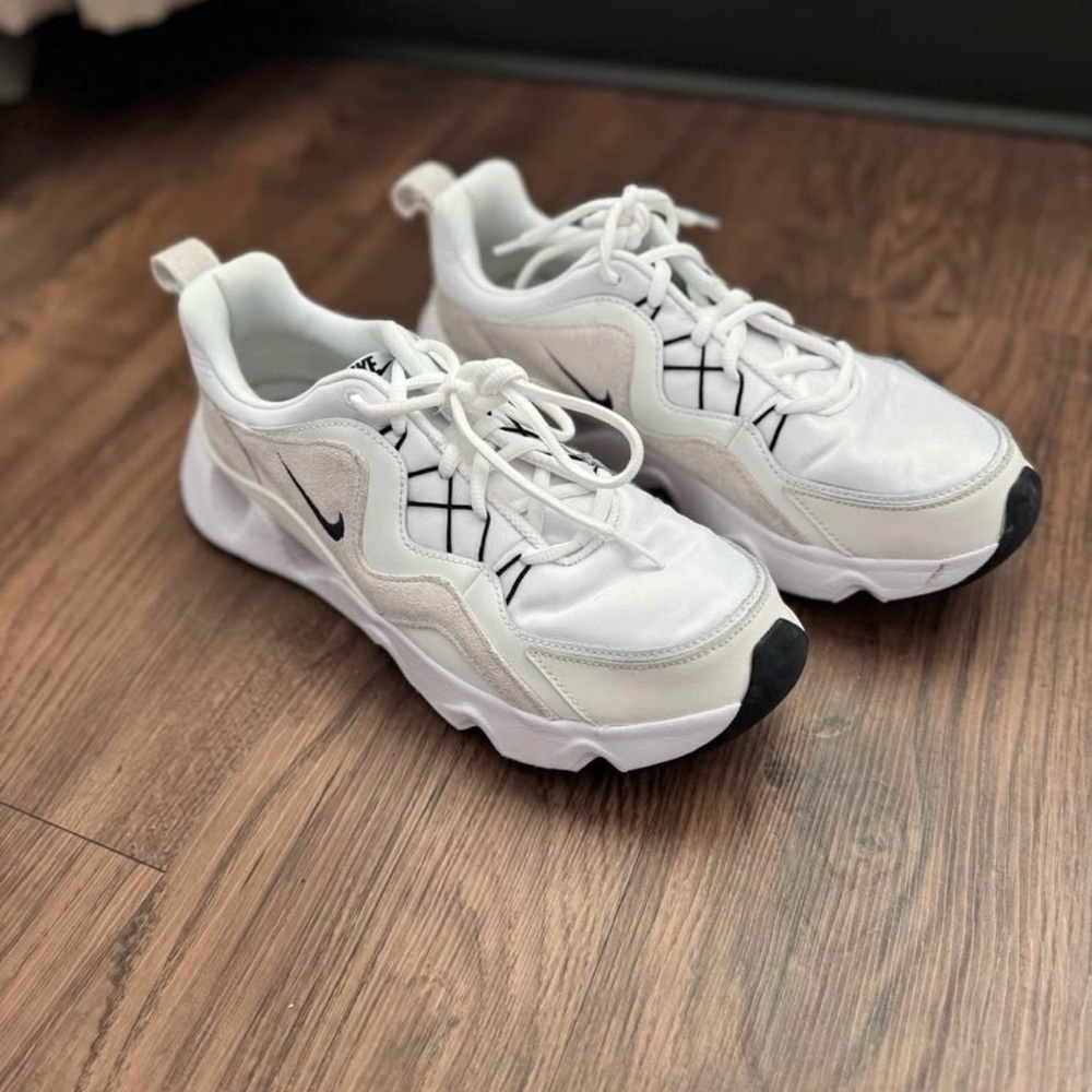 Nike White and Black Sneakers with Chunky Silhouette